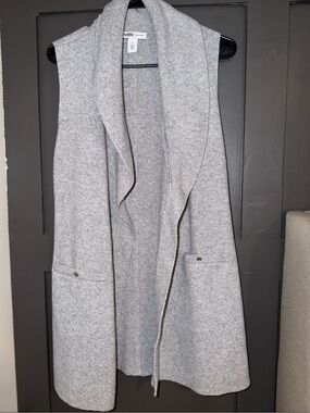 White House Black Market Light Gray Open Front Sleeveless Cardigan Vest